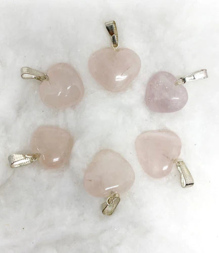 The Benefits of Wearing a Rose Quartz pendant