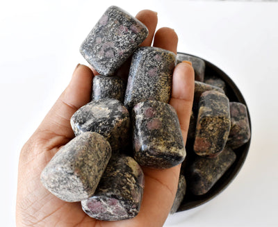 Spinelle Matrix Tumbled Crystals(Physical Strength and Promotes Longevity)