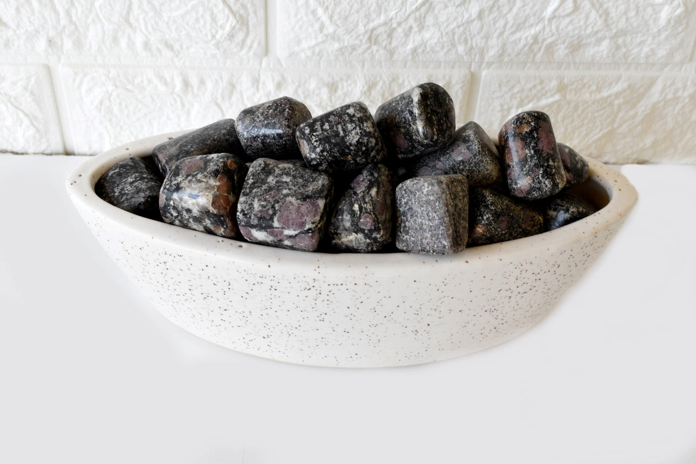 Spinelle Matrix Tumbled Crystals(Physical Strength and Promotes Longevity)